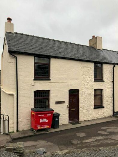 2 Bedroom End Of Terrace House To Rent In Sennybridge, Powys, LD3