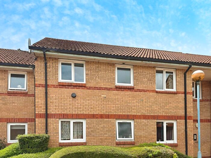 2 Bedroom Flat To Rent In Trawler Road, Maritime Quarter, Swansea, SA1