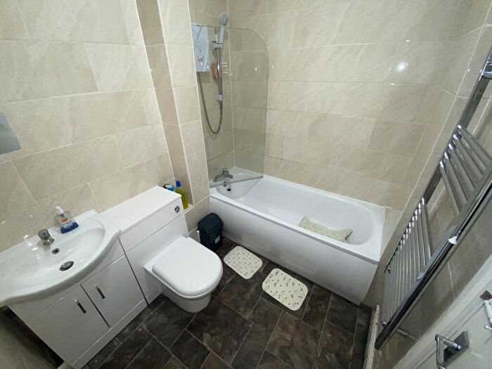 1 Bedroom Flat To Rent In Ashleigh Road, Leicester, LE3
