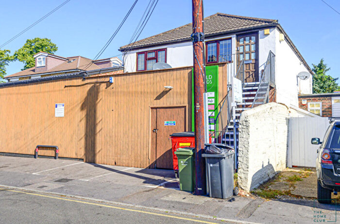 4 Bedroom Apartment To Rent In Markenfield Road, Guildford, GU1