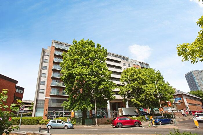 2 Bedroom Flat For Sale In Wilmington Close, Watford, WD18