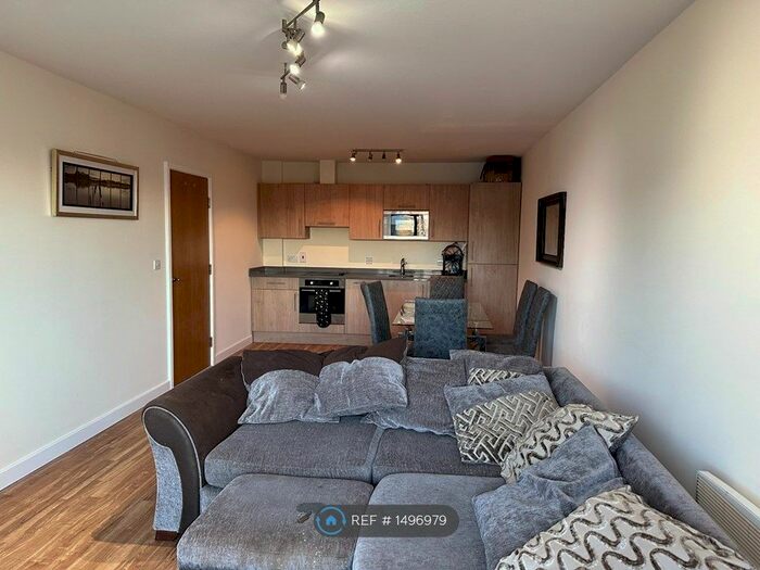 2 Bedroom Flat To Rent In Amelia House, London, NW9