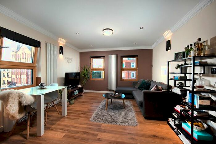 2 Bedroom Flat To Rent In Commercial Road, London, E1