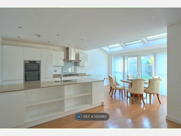 5 Bedroom Detached House To Rent In Hawthorn Way, Worsley, Manchester, M28