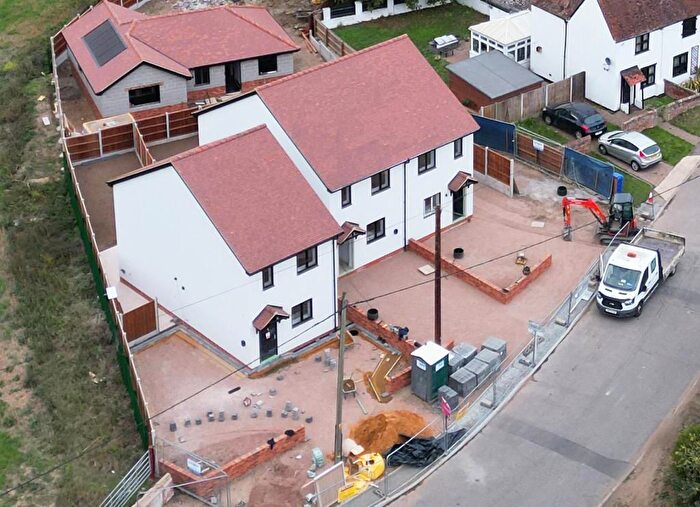 2 Bedroom Semi-detached House For Sale In Rookery Hill, Corringham, Essex, SS17