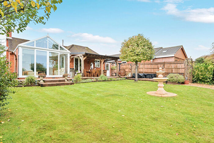 4 Bedroom Bungalow For Sale In Oatlands Road, Shinfield, Reading, Berkshire, RG2