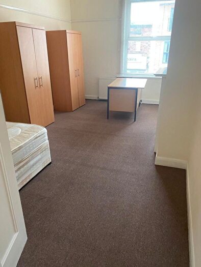 5 Bedroom Flat To Rent In Parson Street, Hendon, NW4