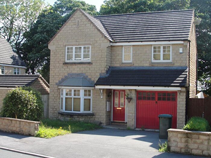 4 Bedroom Detached House To Rent In Dunnock Avenue, Bradford, BD6