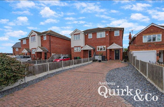 3 Bedroom Semi Detached House For Sale In Wall Road, Canvey Island, SS8