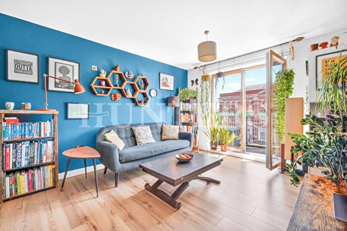 2 Bedroom Flat For Sale In Lauriston Apartments, Tottenham, N17