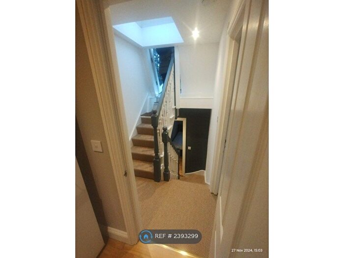 4 Bedroom Maisonette To Rent In Lots Road, London, SW10