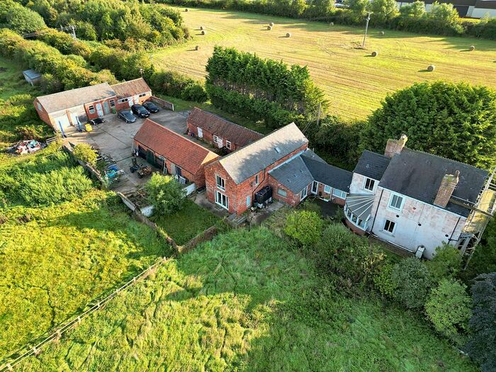 5 Bedroom Detached House For Sale In Luck Lane, Preston, Hull, HU12
