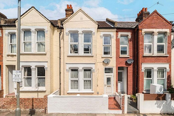 4 Bedroom Property To Rent In Mellison Road, Tooting, SW17