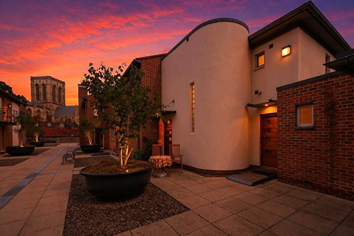 1 Bedroom Flat For Sale In Blake Street, York, North Yorkshire, YO1