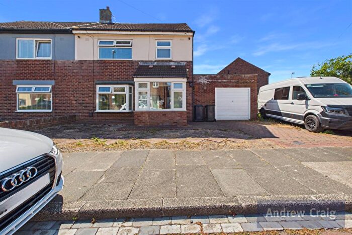 3 Bedroom Semi-Detached House For Sale In Hillside Drive, Whitburn, SR6