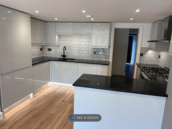 1 Bedroom Flat To Rent In Railway Approach, East Grinstead, RH19
