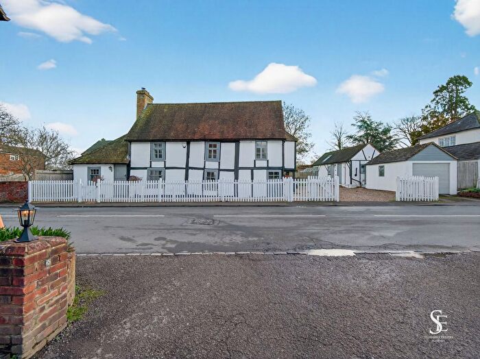 4 Bedroom Detached House For Sale In The Street, Shurlock Row, RG10