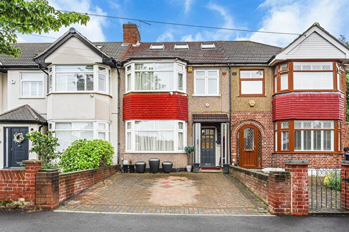 4 Bedroom Terraced House For Sale In Harlow Road, Palmers Green, N13