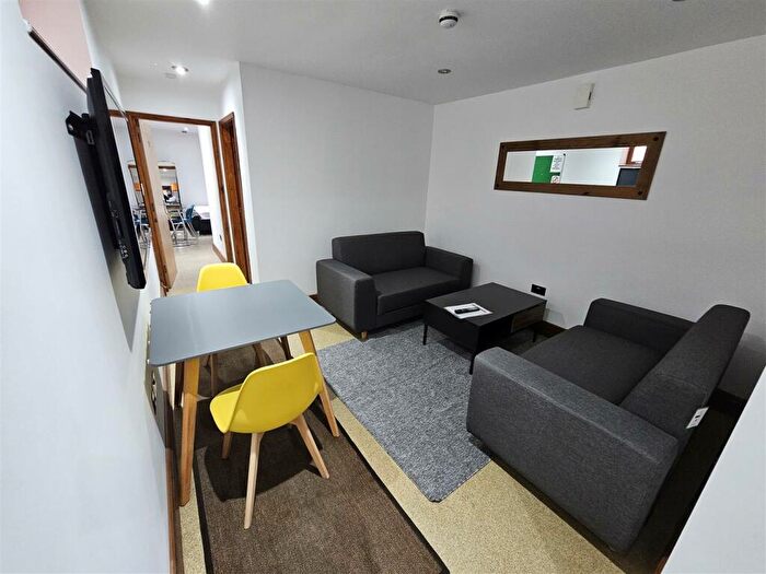 6 Bedroom Terraced House To Rent In Dawlish Road, Selly Oak, Birmingham, B29