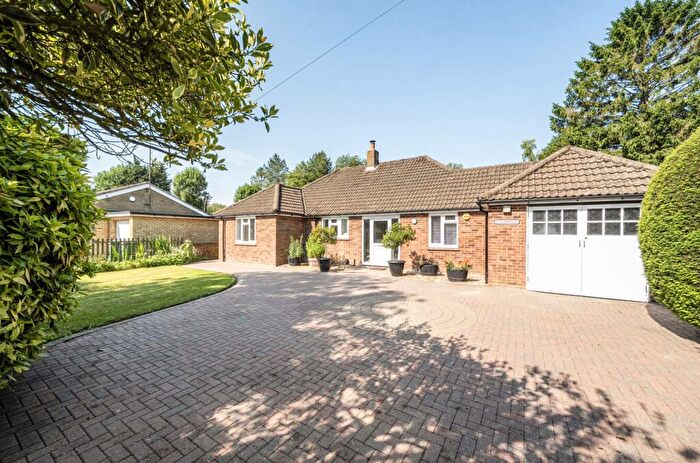 3 Bedroom Detached Bungalow For Sale In Canterbury Road, Etchinghill, CT18