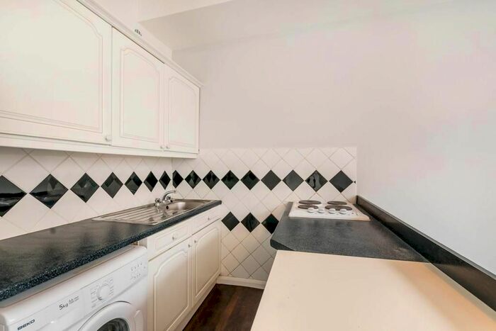 1 Bedroom Flat To Rent In Queens Gardens, London W2