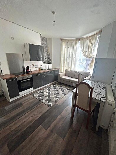 1 Bedroom Flat To Rent In Claude Road, Cardiff, CF24