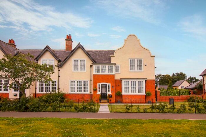 4 Bedroom Semi-Detached House For Sale In Gideon Walk, Ponteland, Newcastle Upon Tyne, NE20