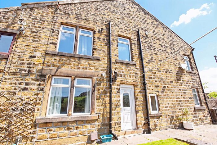 1 Bedroom Terraced House For Sale In Back Bowling Green Road, Stainland, Halifax, HX4