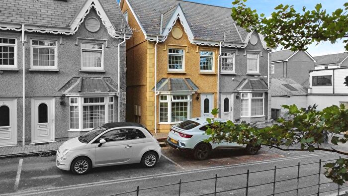 3 Bedroom Semi-Detached House For Sale In Park Lane, Gorseinon, Swansea, West Glamorgan, SA4