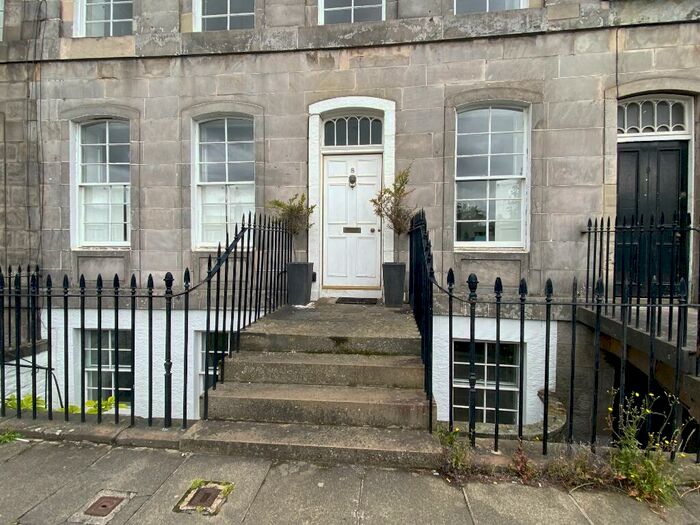 2 Bedroom Flat To Rent In Gardners Crescent, Fountainbridge, Edinburgh, EH3