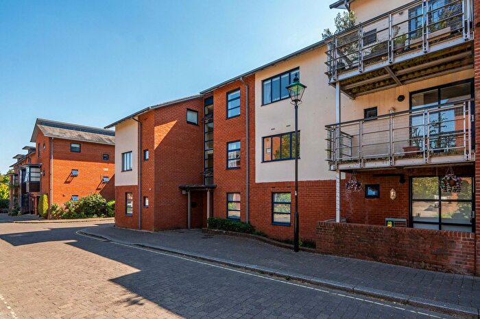 2 Bedroom Flat For Sale In Silchester Place, Winchester, SO23