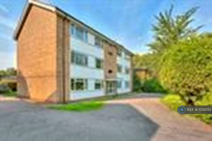 2 Bedroom Flat To Rent In Russett Court, Caterham, CR3