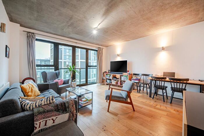 2 Bedroom Apartment To Rent In Kingsland Road, Hackney, E2