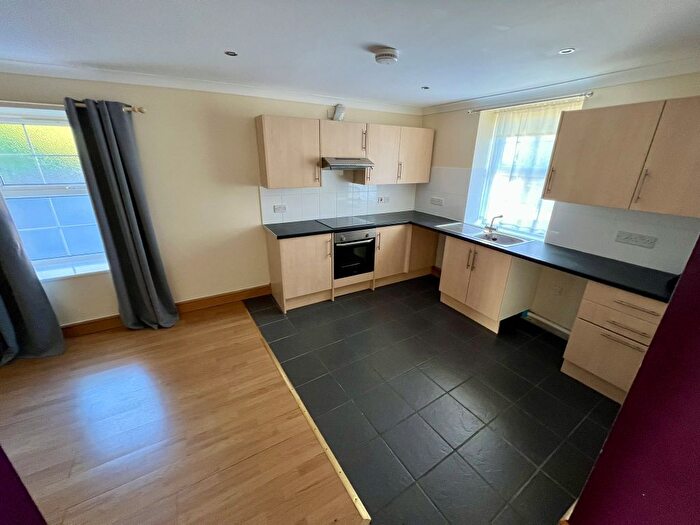 2 Bedroom Flat To Rent In Wellfield Road, Carmarthen, Carmarthenshire, SA31