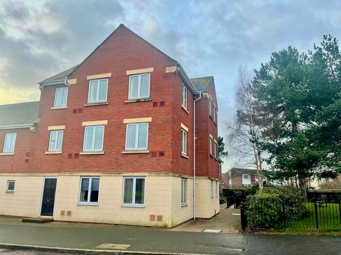 2 Bedroom Flat To Rent In Powlesland Road, Alphington, Exeter, EX2