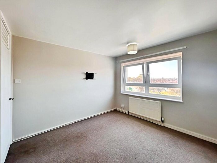 2 Bedroom Flat To Rent In Queensberry Road, Doncaster, South Yorkshire, DN2