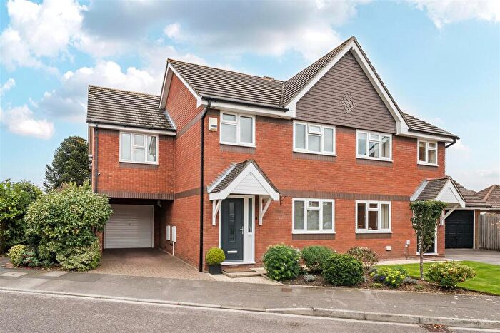 4 Bedroom Semi-Detached House For Sale In Tawny Owl Close, Stubbington, PO14