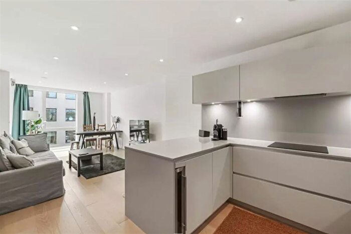 1 Bedroom Flat To Rent In Brandon House, Hilary Mews, SE1