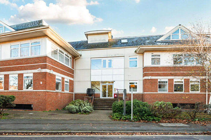 1 Bedroom Apartment For Sale In Four Corners Chertsey, Pound Road, Chertsey, KT16