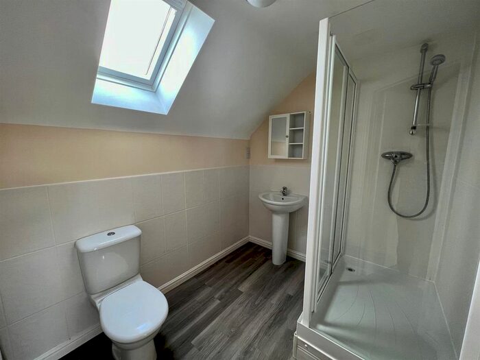 4 Bedroom Semi-Detached House To Rent In Hill View Road, Malvern, WR14