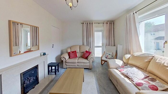2 Bedroom Flat To Rent In Rankin Drive, Edinburgh, EH9
