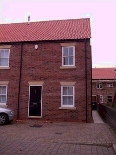 3 Bedroom End Of Terrace House To Rent In Stonegate, Thorne, Doncaster, South Yorkshire, DN8