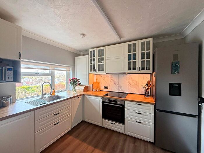 1 Bedroom Apartment For Sale In Gwynne Road, Parkstone, Poole, Dorset, BH12