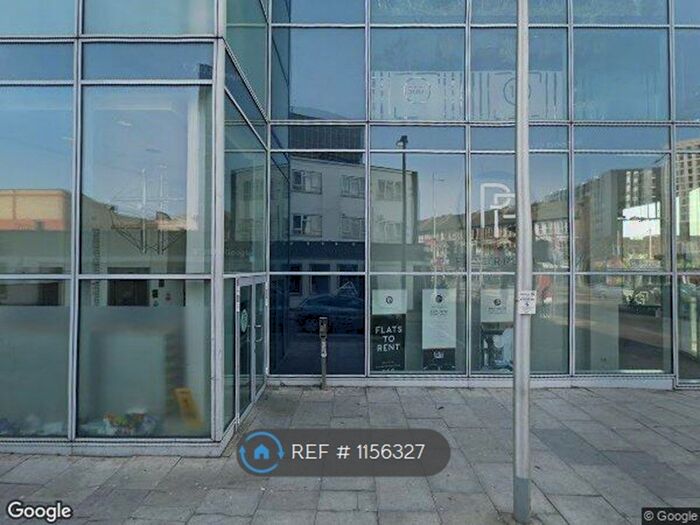 2 Bedroom Flat To Rent In Pioneer Point North Tower, Ilford, IG1