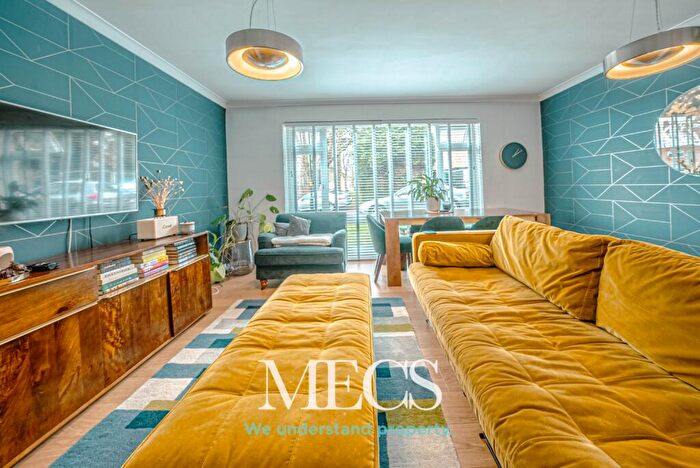 2 Bedroom Apartment For Sale In Sheepmoor Close, Birmingham, West Midlands, B17