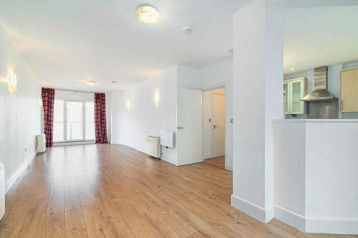 2 Bedroom Flat To Rent In Artichoke Hill, London, E1W