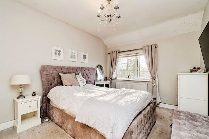 3 Bedroom Semi-Detached House For Sale In Primrose Lane, Fallings Park, Wolverhampton, WV10