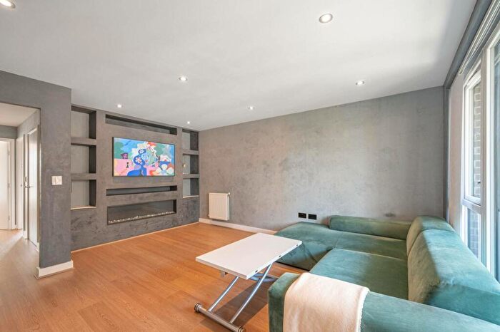 2 Bedroom Flat To Rent In Charcot Road, Colindale, London, NW9