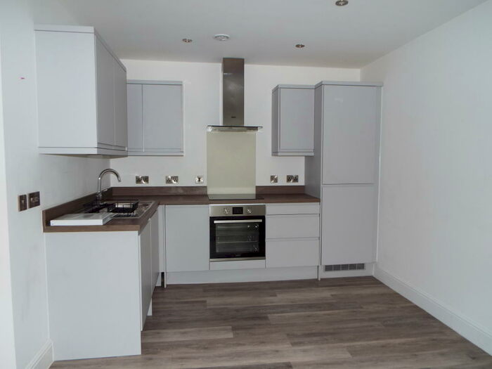 2 Bedroom Apartment To Rent In Schooner Wharf, Cardiff Bay, CF10