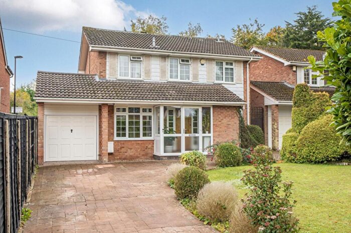4 Bedroom House For Sale In Grove Wood Hill, Coulsdon, CR5